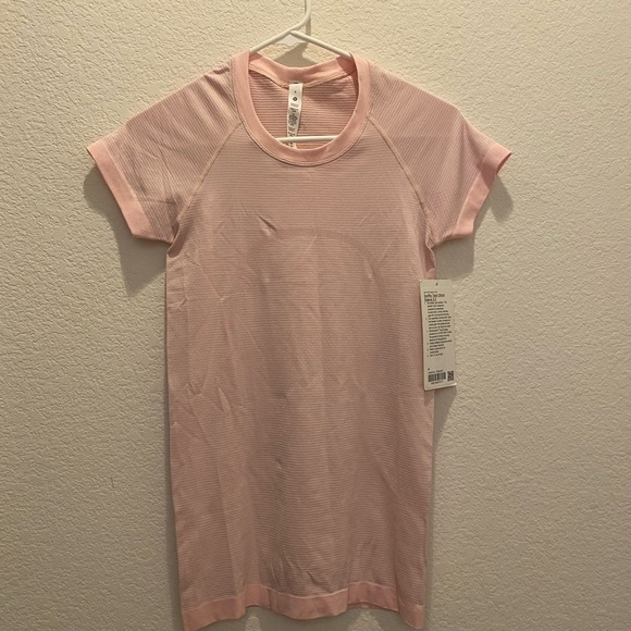 NWT Lululemon swiftly tech strawberry milkshake size 4 XS - Picture 1 of 7